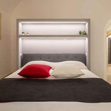 Esperia Luxury Suite & Apartment Noto Exteriör bild